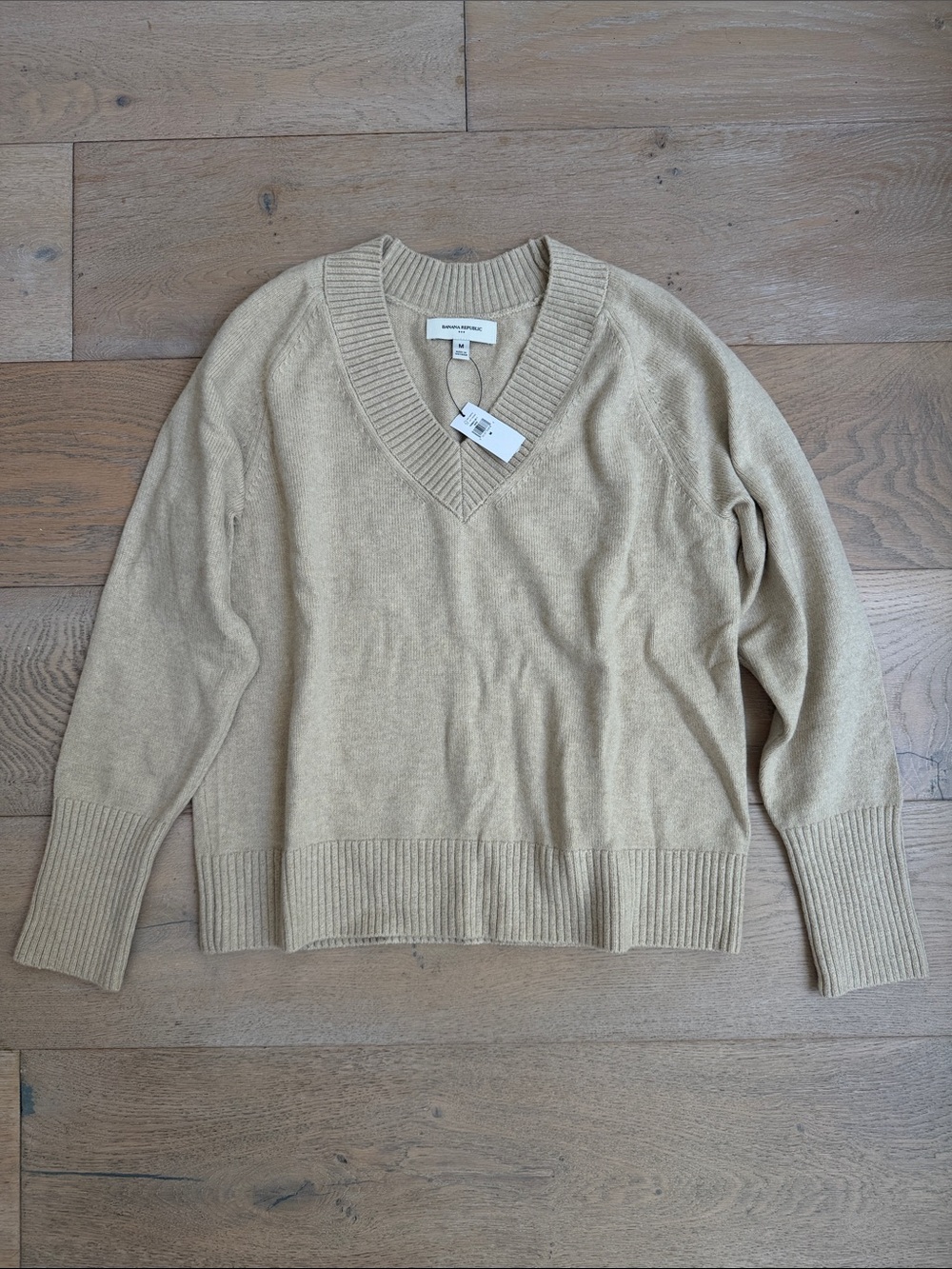 Banana Republic Beige V-Neck Ribbed Knit Sweater